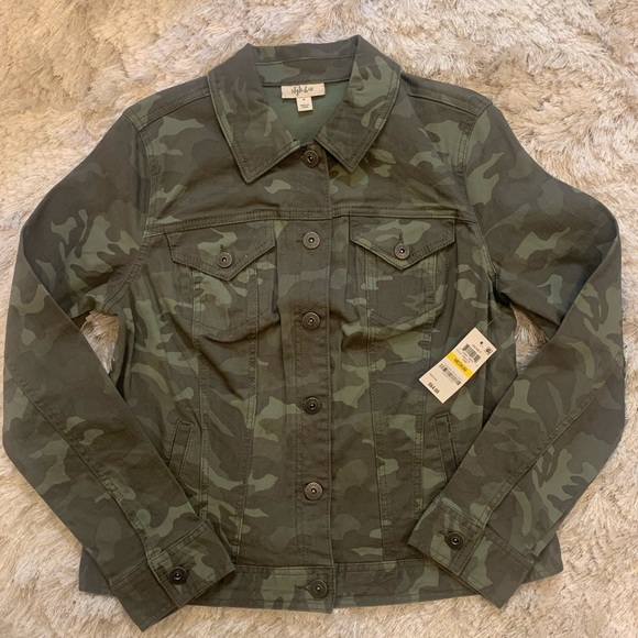 Green camo business casual jacket, M. NWT! Lovely detailing. All occasion style! - Picture 3 of 10